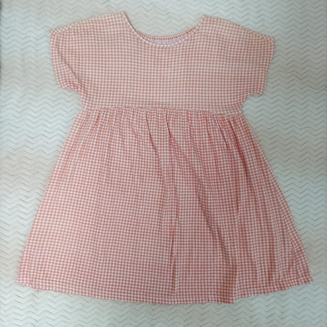 UNIQLO(ユニクロ)のワンピース 半袖 赤 チェック柄 100cm キッズ/ベビー/マタニティのキッズ服女の子用(90cm~)(ワンピース)の商品写真