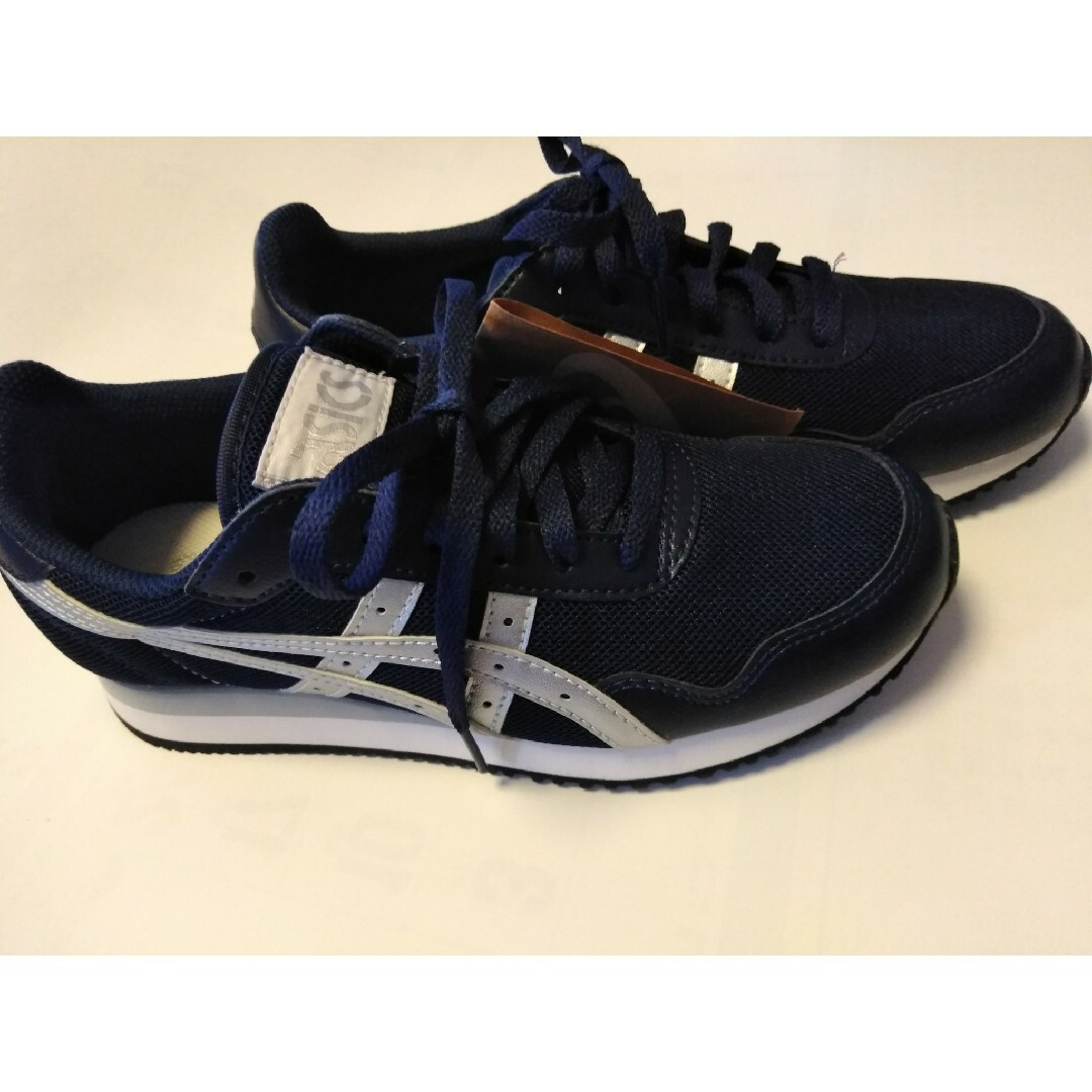 asics(アシックス)の新品　ASICSスニーカー　23.5cm レディースの靴/シューズ(スニーカー)の商品写真