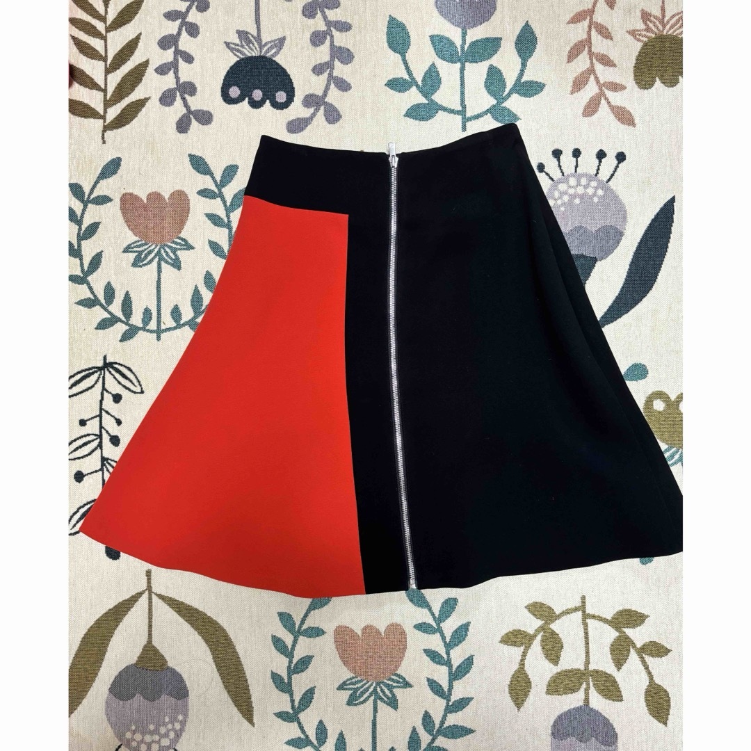 Calvin Klein(カルバンクライン)のカルバン・クライン　スカート レディースのスカート(ひざ丈スカート)の商品写真