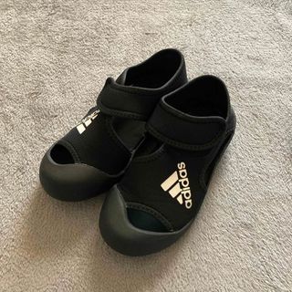 アディダス(adidas)の18cm  adidas  サンダル　ブラック(サンダル)