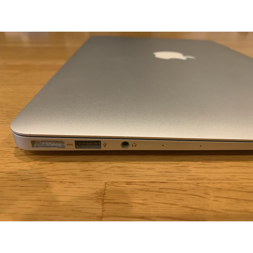 Apple(アップル)のApple アップル MacBook Air 13" A1466 M スマホ/家電/カメラのPC/タブレット(ノートPC)の商品写真