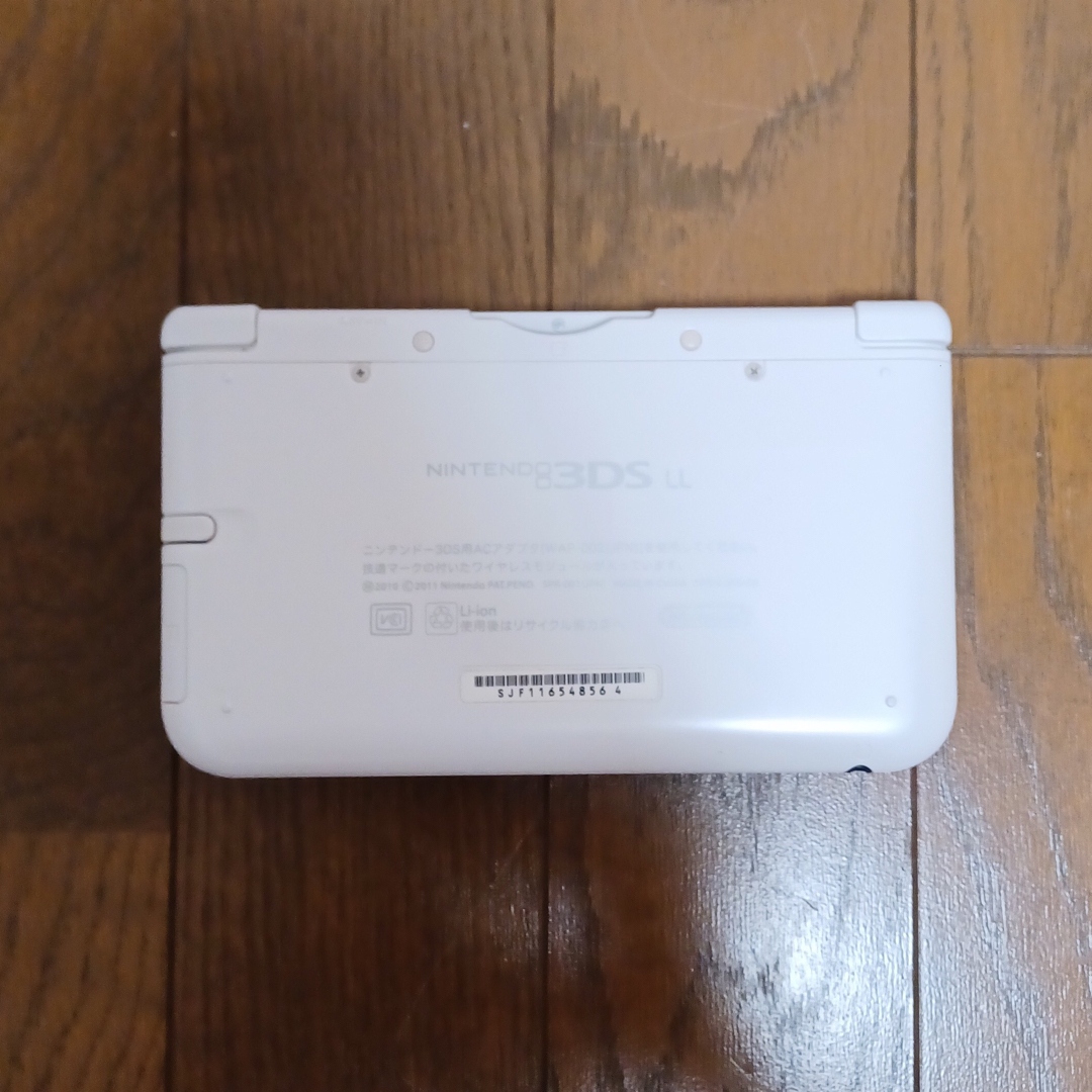 ニンテンドー3DS(ニンテンドー3DS)のニンテンドー3DS LL ホワイト 中古 エンタメ/ホビーのゲームソフト/ゲーム機本体(携帯用ゲーム機本体)の商品写真