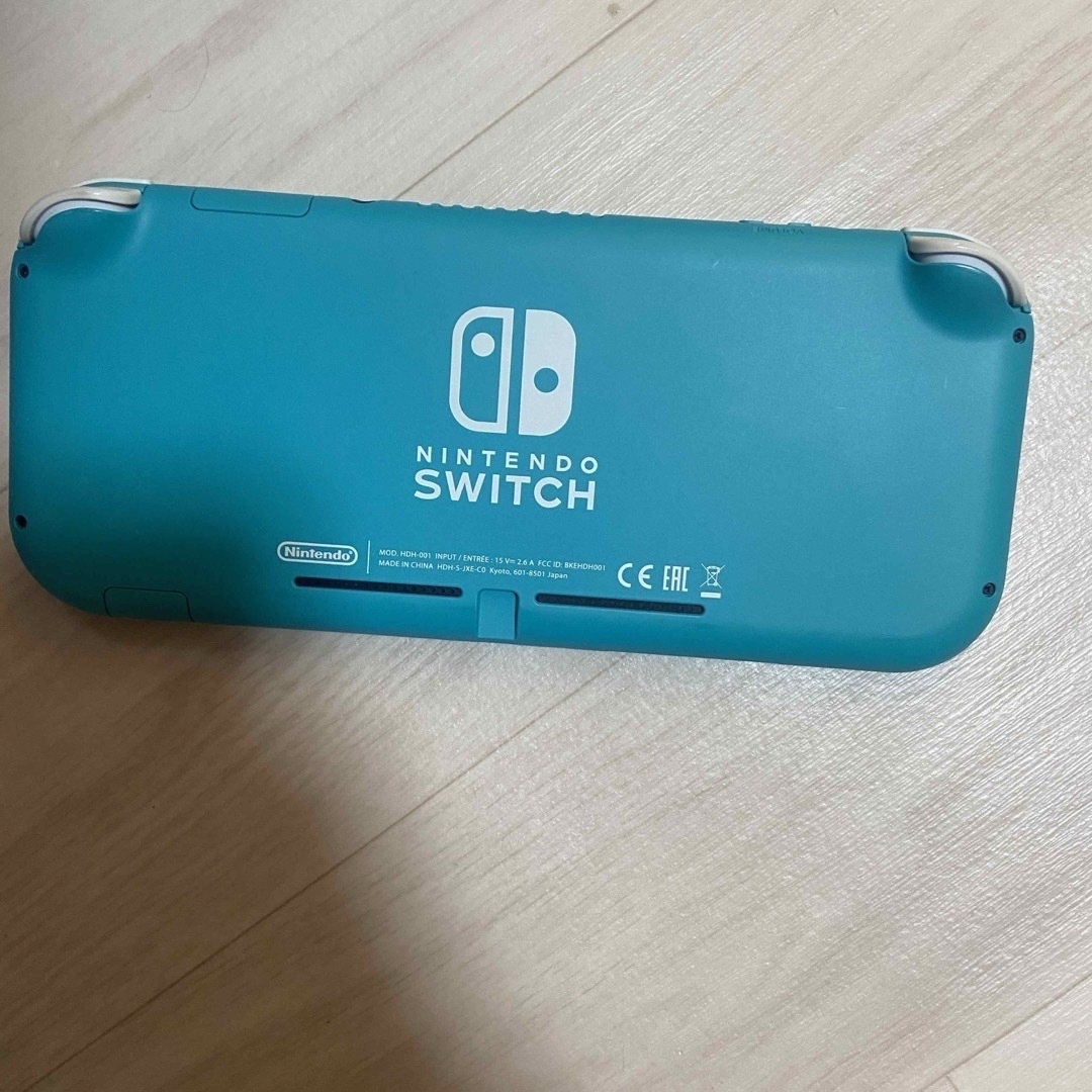 Nintendo Switch(ニンテンドースイッチ)のNintendo Switch Lite 本体　ターコイズ ケース付き エンタメ/ホビーのゲームソフト/ゲーム機本体(携帯用ゲーム機本体)の商品写真