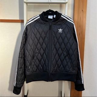 アディダス(adidas)のadidasキルティングアウター(ブルゾン)