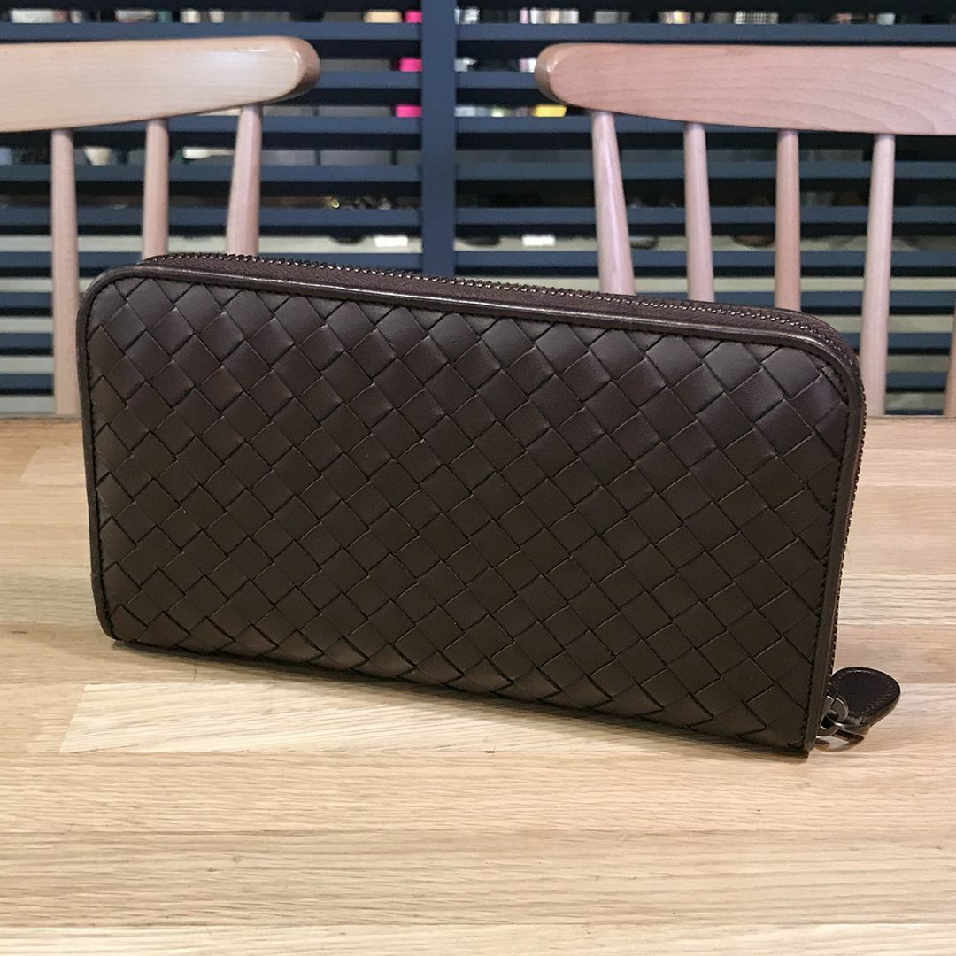 Bottega Veneta(ボッテガヴェネタ)の超美品 ボッテガヴェネタ イントレチャート ラウンドファスナー長財布 ブラウン メンズのファッション小物(長財布)の商品写真