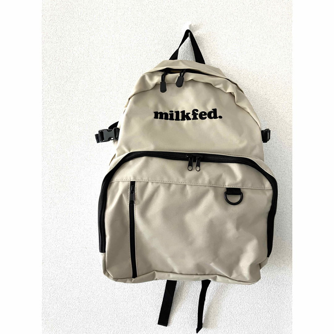 MILKFED.(ミルクフェド)の【新品・未使用品】milkfed. ビッグサイズ　バックパック　ベージュ レディースのバッグ(リュック/バックパック)の商品写真