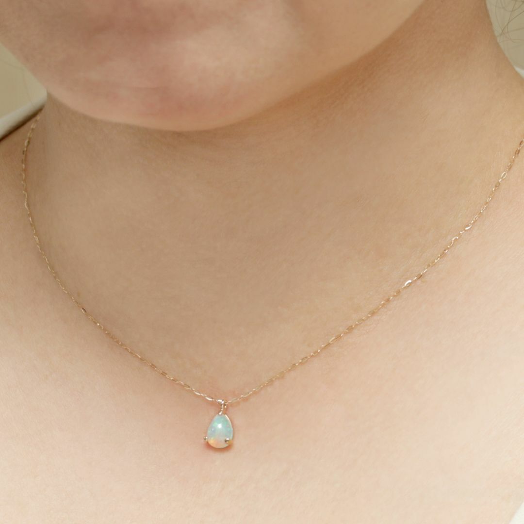 シンプルにオパールの神秘的な輝きを楽しめるネックレス K10YG シンプルにオパールの神秘的な輝きを楽しめるネックレス K10YG