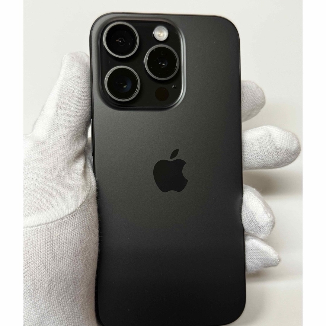 iPhone(アイフォーン)のアップル iPhone15 Pro 128GB ブラックチタニウム極美品 スマホ/家電/カメラのスマートフォン/携帯電話(スマートフォン本体)の商品写真