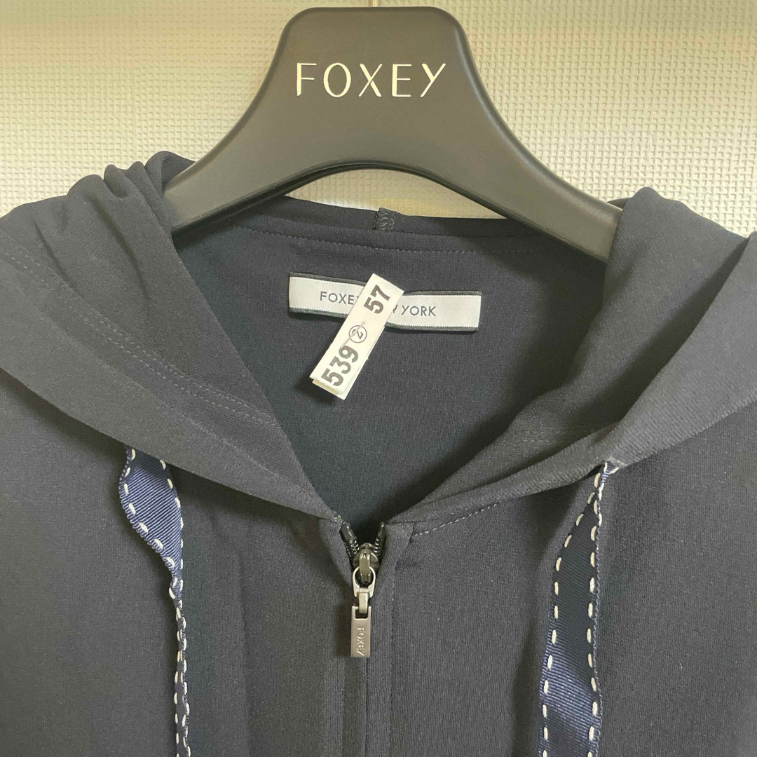 FOXEY(フォクシー)のフォクシー　パーカー　40 ジェラート　 レディースのトップス(パーカー)の商品写真