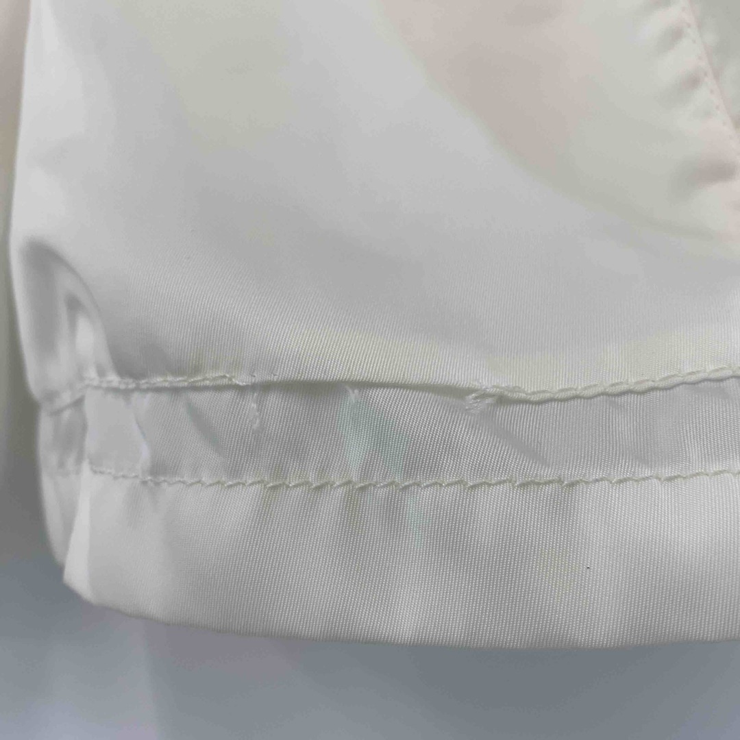PRADA(プラダ)のPRADA プラダ レディース ナイロンジャケット 白 レディースのジャケット/アウター(ナイロンジャケット)の商品写真