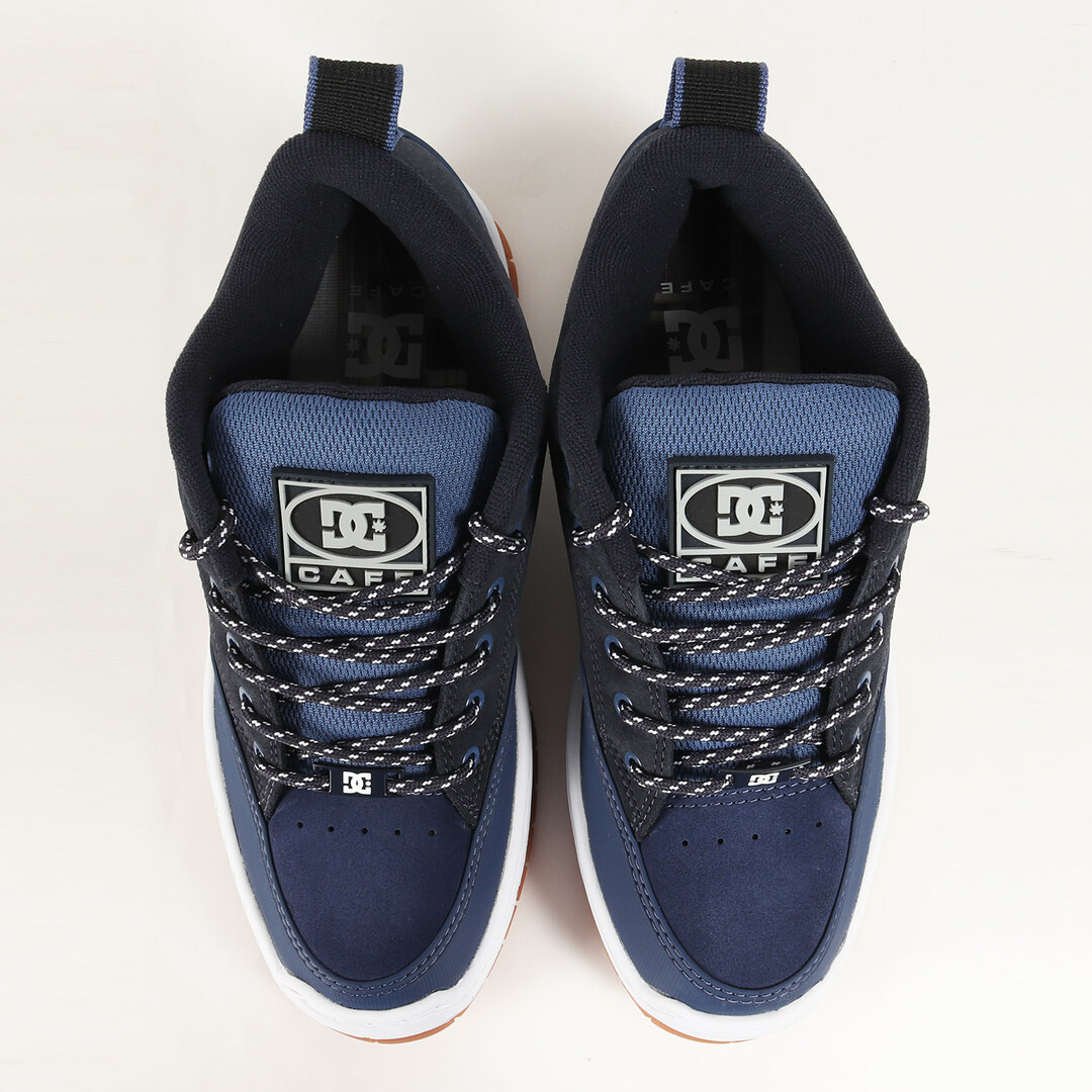 DC SHOES(ディーシーシューズ)の新品 DC Shoes ディーシー シューズ サイズ:26.5cm 23SS Skateboard Cafe CLOCKER 2 CAFE (ADYS100749) スケートボードカフェ コラボ ネイビー 紺 US8.5 ローカット スケシュー スケート スニーカー 靴【メンズ】 メンズの靴/シューズ(スニーカー)の商品写真