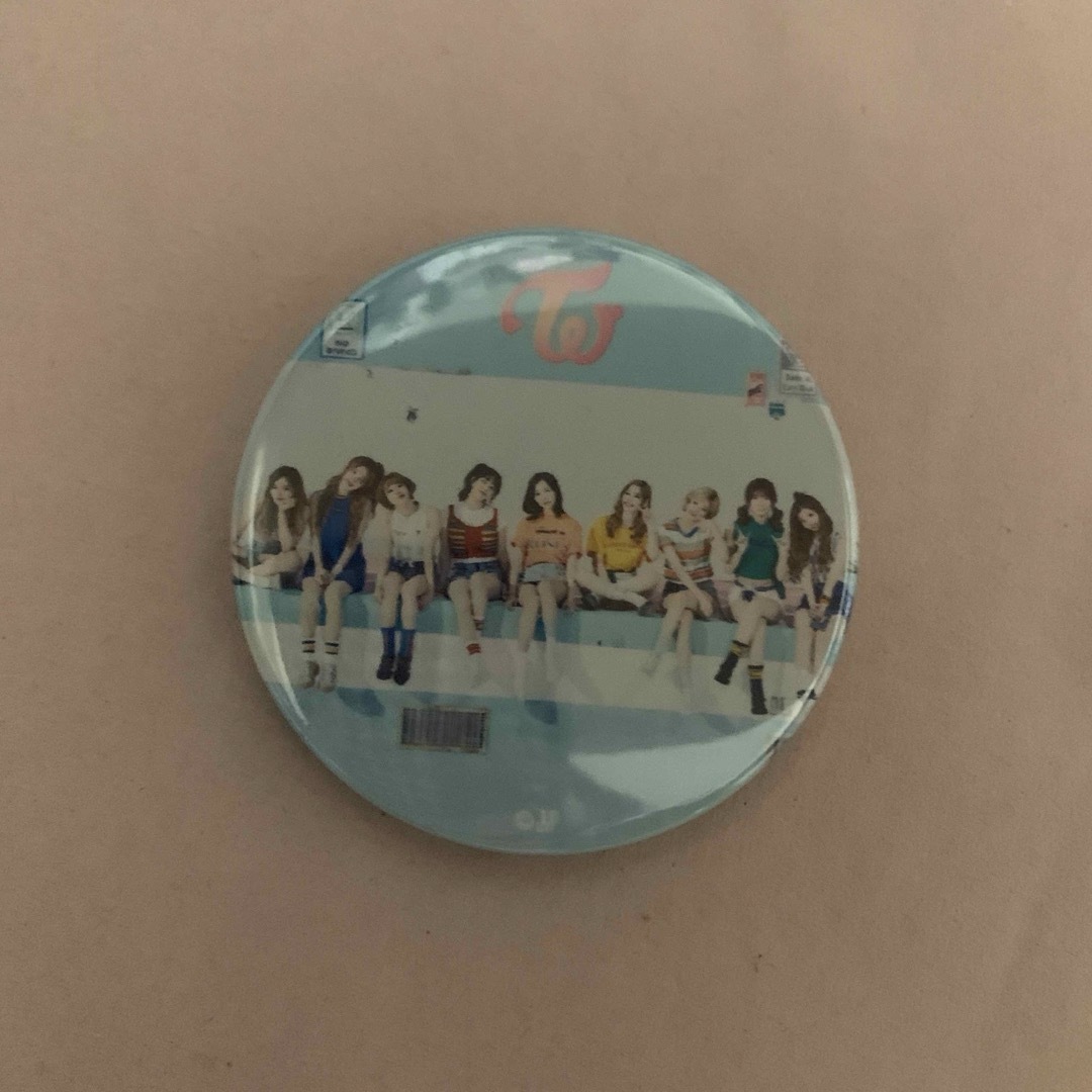 TWICE(トゥワイス)の109 #TWICE POPUP STORE ポップアップストア 缶バッチ エンタメ/ホビーのタレントグッズ(アイドルグッズ)の商品写真