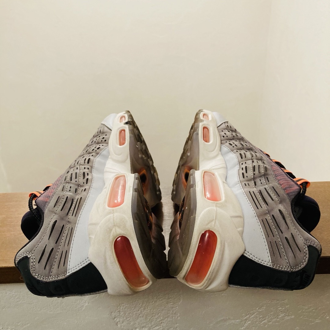 NIKE(ナイキ)の【レア美品】NIKE AIR MAX 95 / KIM JONES  28㎝ メンズの靴/シューズ(スニーカー)の商品写真