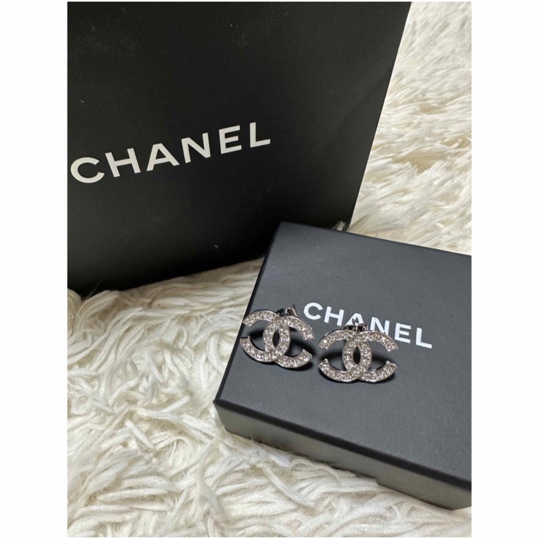 CHANEL(シャネル)のCHANEL シャネル　ピアス　ヴィンテージ　シルバー レディースのアクセサリー(ピアス)の商品写真