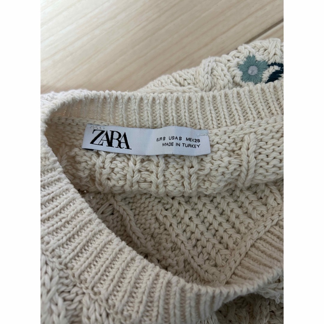 ZARA(ザラ)のZARA花柄サマーニット レディースのトップス(ニット/セーター)の商品写真