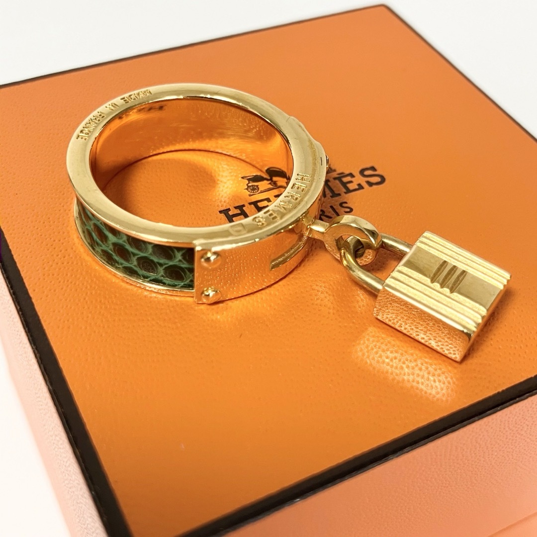 Hermes(エルメス)のHERMES エルメス ケリー ゴールド グリーン スカーフリング リング レディースのアクセサリー(リング(指輪))の商品写真