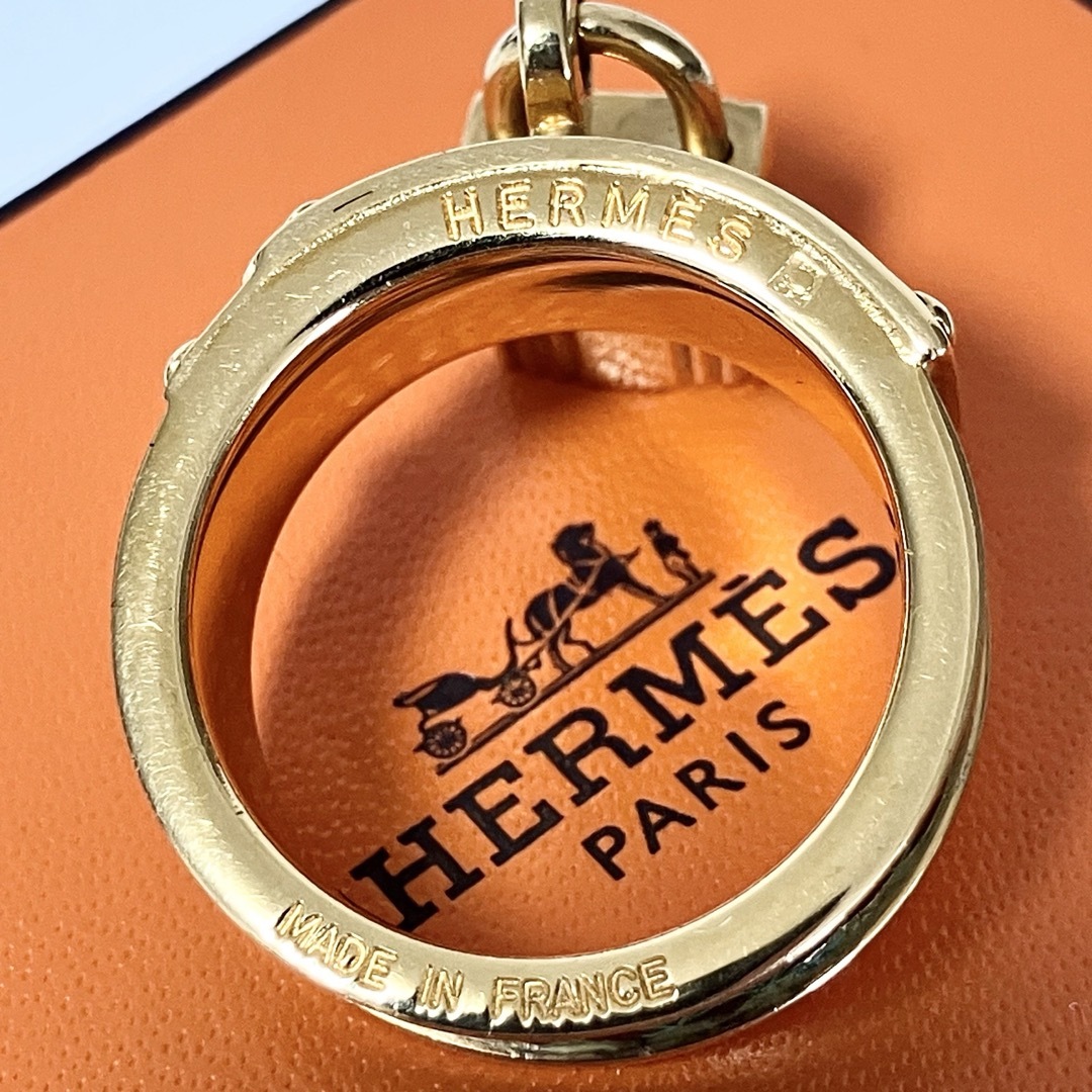 Hermes(エルメス)のHERMES エルメス ケリー ゴールド グリーン スカーフリング リング レディースのアクセサリー(リング(指輪))の商品写真