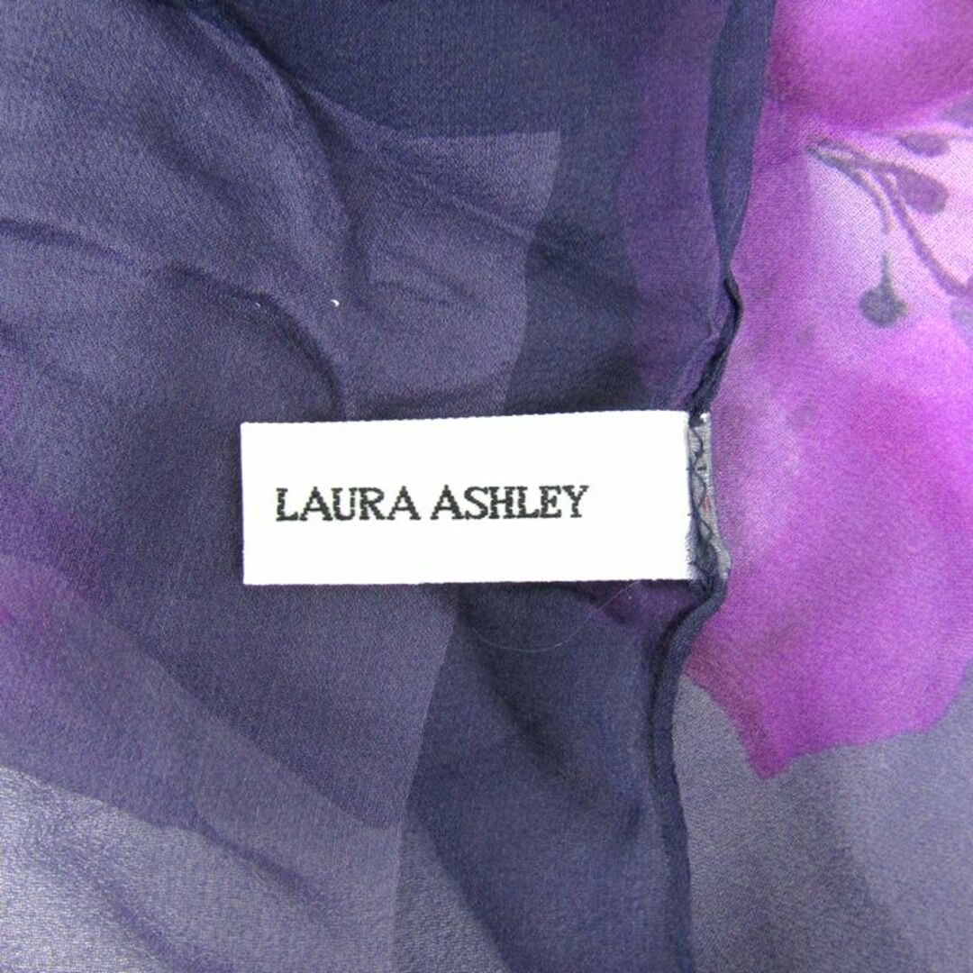 LAURA ASHLEY(ローラアシュレイ)のローラアシュレイ スカーフ 花柄 薄手 シルク100％ ブランド 小物 レディース パープル Laura Ashley レディースのファッション小物(バンダナ/スカーフ)の商品写真