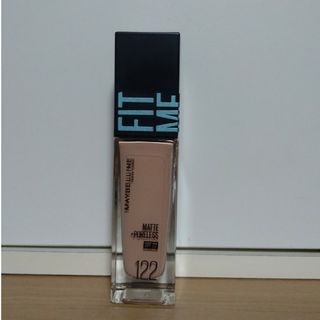 MAYBELLINE - フィットミー リキッド ファンデーション R【マット】122 自然な明るさ(ピ…