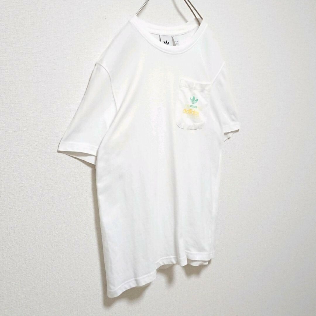 adidas(アディダス)のアディダス トレフォイル ロゴ ポケット付 ホワイト 半袖 Tシャツ メンズのトップス(Tシャツ/カットソー(半袖/袖なし))の商品写真