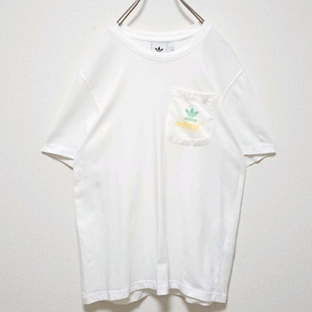 adidas(アディダス)のアディダス トレフォイル ロゴ ポケット付 ホワイト 半袖 Tシャツ メンズのトップス(Tシャツ/カットソー(半袖/袖なし))の商品写真