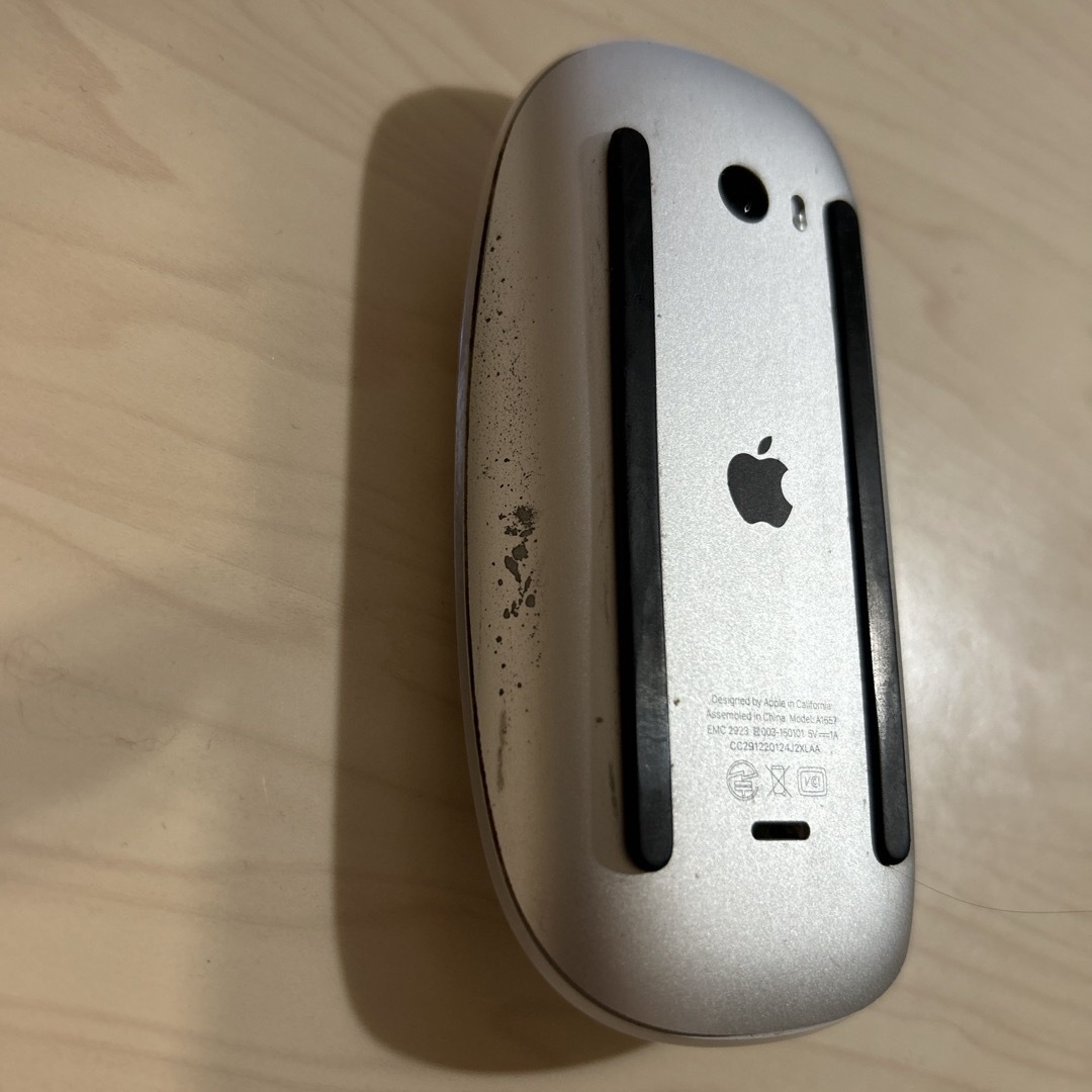 Apple(アップル)のAPPLE MAGIC MOUSE 2 マジックマウス2 スマホ/家電/カメラのPC/タブレット(PC周辺機器)の商品写真