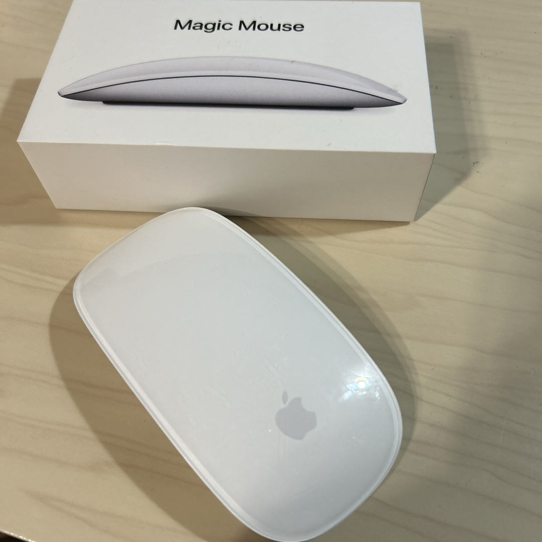 Apple(アップル)のAPPLE MAGIC MOUSE 2 マジックマウス2 スマホ/家電/カメラのPC/タブレット(PC周辺機器)の商品写真