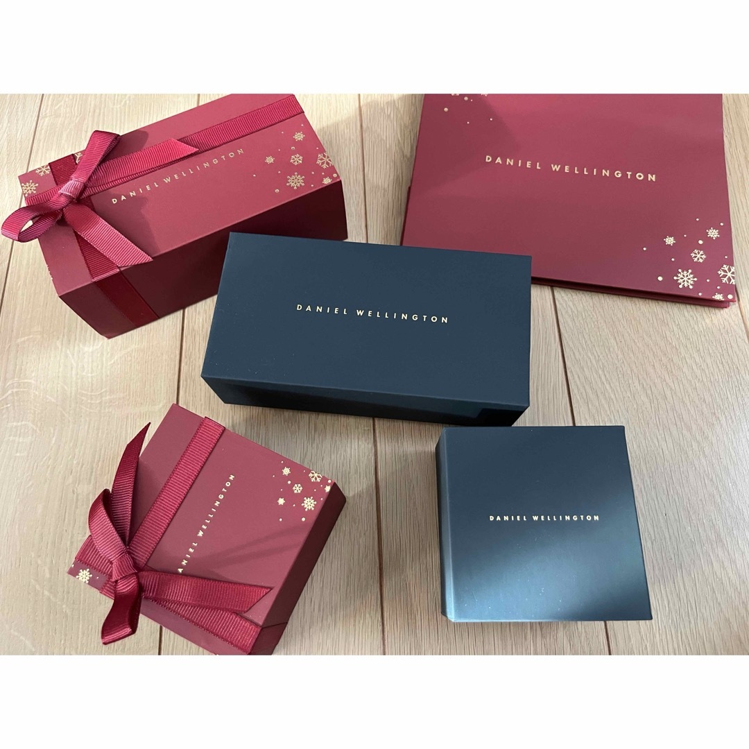 Daniel Wellington(ダニエルウェリントン)のDaniel Wellington 箱.袋　クリスマス限定デザイン ショッパー  レディースのファッション小物(腕時計)の商品写真