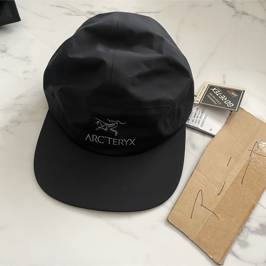 ARC'TERYX(アークテリクス)のARC'TERYX ゴア5パネル キャップ GORE5PANEL 黒 ブラック メンズの帽子(キャップ)の商品写真