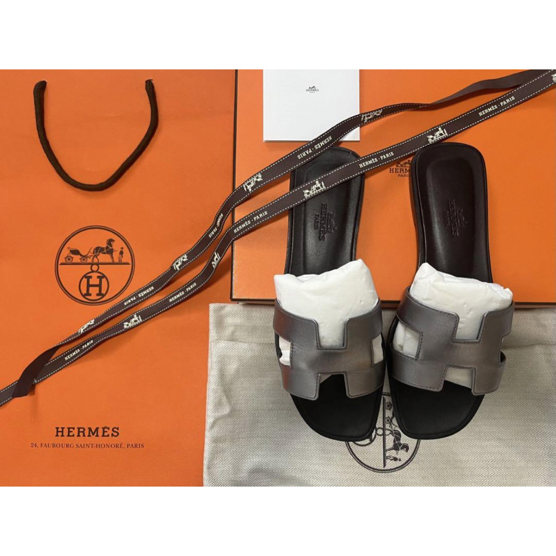 Hermes(エルメス)の【使用1ヶ月のみ】Hermes エルメス Oran オラン 36サイズ 裏張り済 レディースの靴/シューズ(サンダル)の商品写真