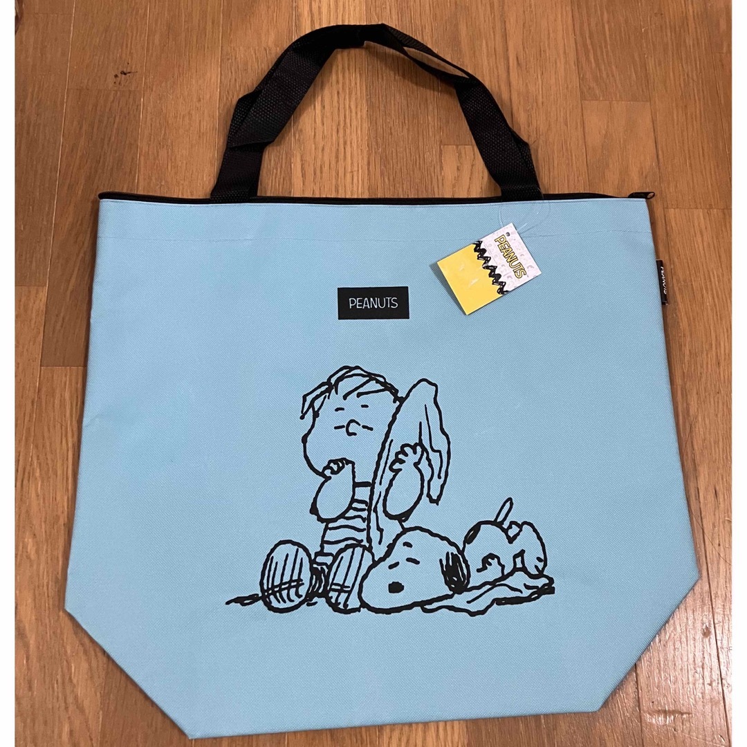 SNOOPY(スヌーピー)のスヌーピーとエコバッグ　ショッピングバッグ　トートバッグ　ブルー エンタメ/ホビーのおもちゃ/ぬいぐるみ(キャラクターグッズ)の商品写真