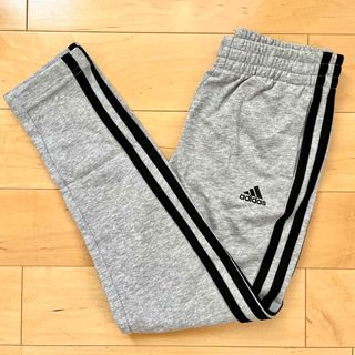 アディダス(adidas)のアディダス adidas スウェットパンツ キッズ 120cm 灰 ☆新品未使用(パンツ/スパッツ)