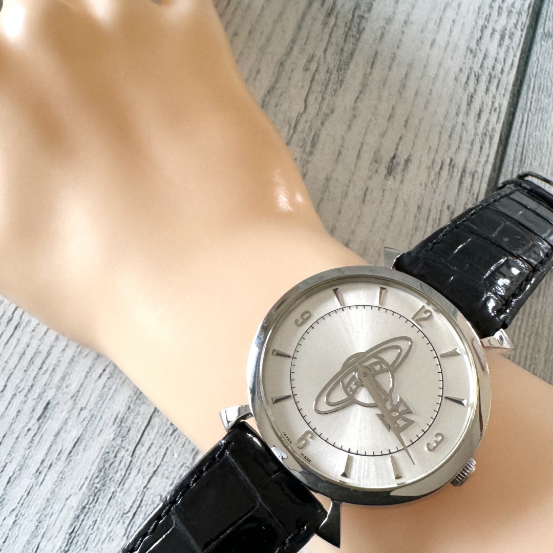 Vivienne Westwood(ヴィヴィアンウエストウッド)の【電池交換済み】vivienne ヴィヴィアン 腕時計 クラシック シルバー レディースのファッション小物(腕時計)の商品写真