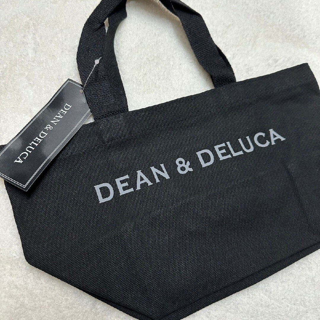 DEAN & DELUCA(ディーンアンドデルーカ)の新品SサイズDEAN＆DELUCA トートバッグ　ブラック　ロゴグレー レディースのバッグ(トートバッグ)の商品写真