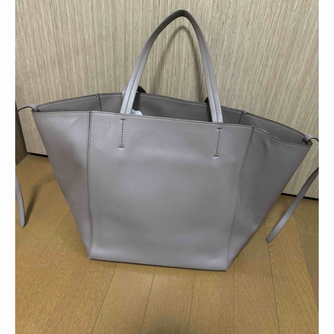 celine(セリーヌ)の正規品 断捨離 CELINE セリーヌ フィービー カバファントム トート レディースのバッグ(トートバッグ)の商品写真