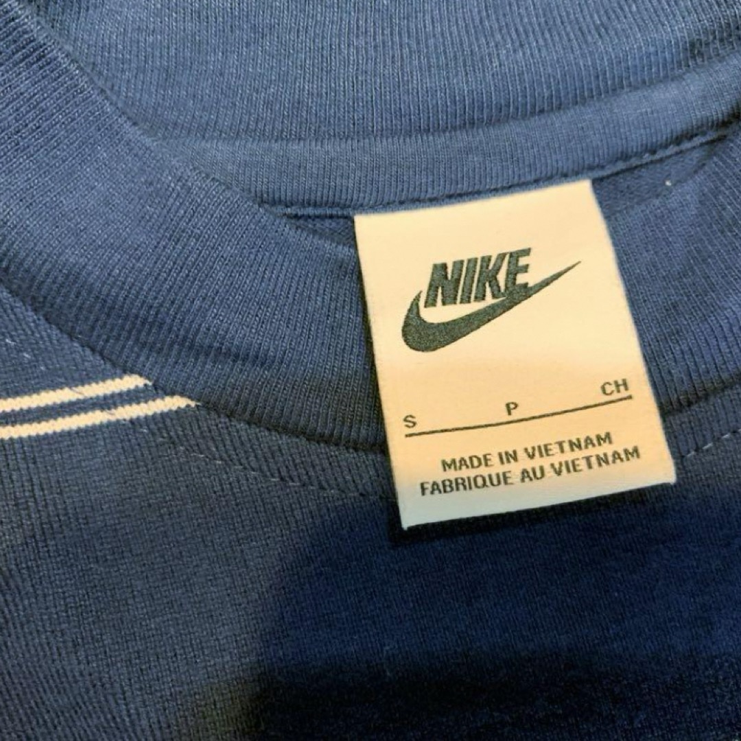 NIKE(ナイキ)のNIKE ナイキ　厚手　ロングスリーブ　カットソー レディースのトップス(Tシャツ(長袖/七分))の商品写真