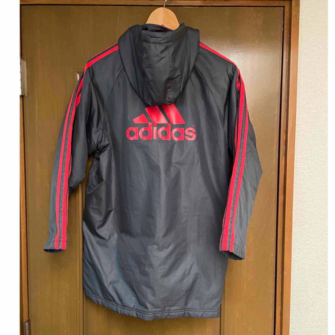 adidas(アディダス)のadidas  アディダス ベンチコート150cm スポーツ/アウトドアのサッカー/フットサル(その他)の商品写真