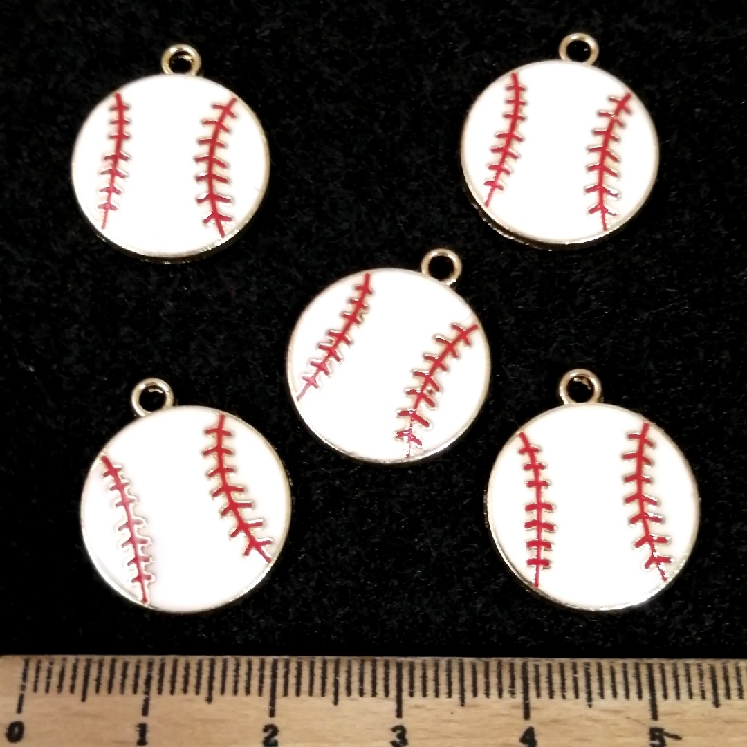 在庫10セット⭐野球ボール.。:*5個♡ゴールドチャーム ハンドメイドの素材/材料(各種パーツ)の商品写真