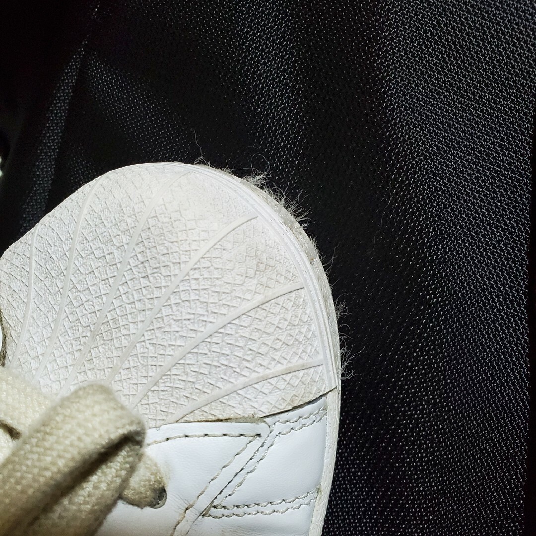 adidas(アディダス)のアディダス　スニーカー　SUPERSTAR　白　シルバー　23.5　ABCマート レディースの靴/シューズ(スニーカー)の商品写真