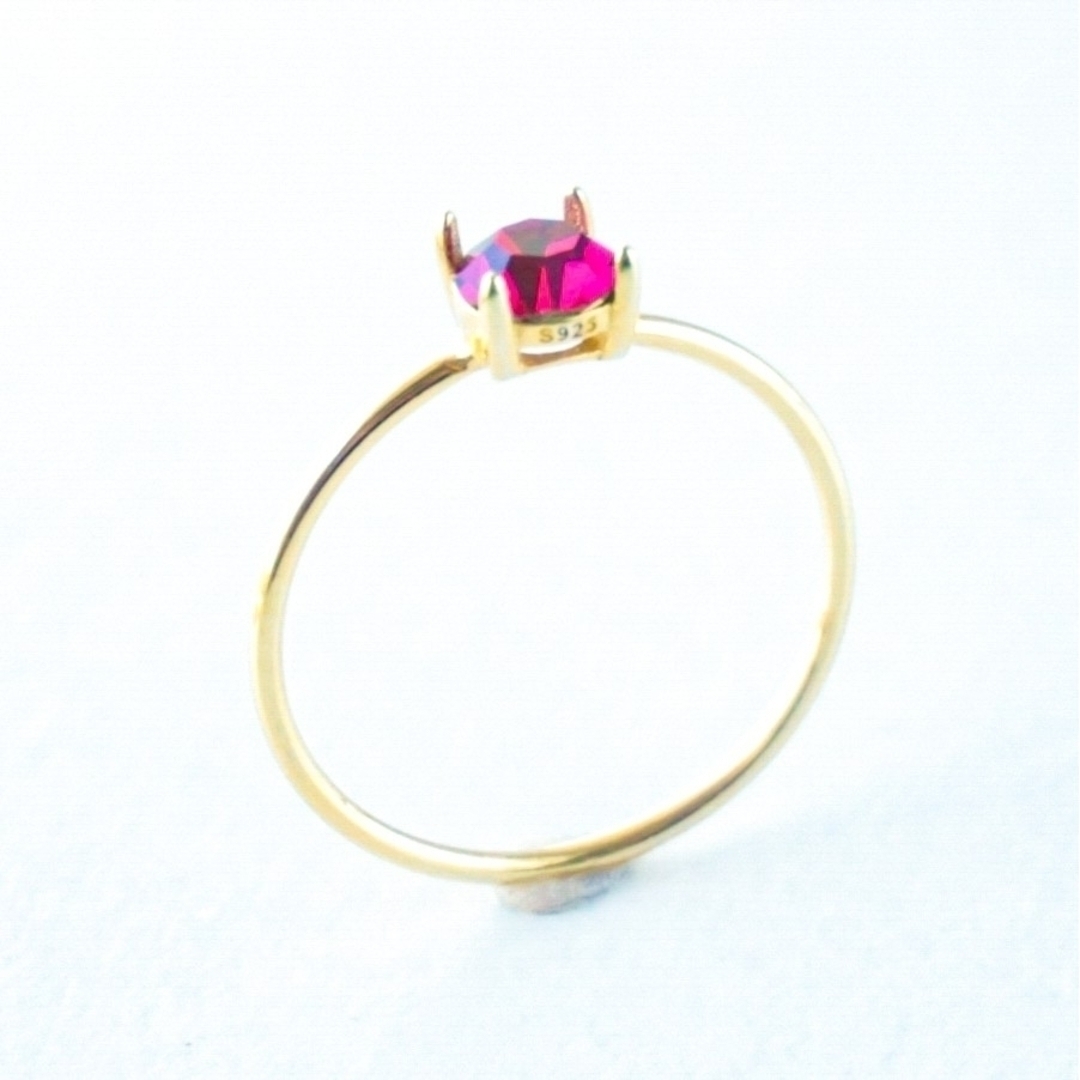 ルビー レッド ヴィンテージガラス 華奢 リング 指輪 フリーサイズ 母の日 赤 レディースのアクセサリー(リング(指輪))の商品写真