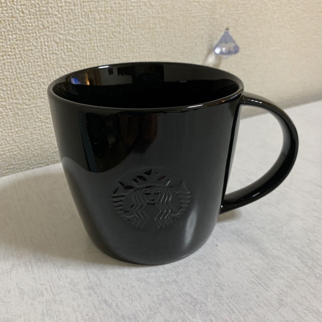 Starbucks(スターバックス)の【新品未使用】スターバックス ロゴマグカップ ブラック355ml スタバロゴマグ インテリア/住まい/日用品のキッチン/食器(グラス/カップ)の商品写真