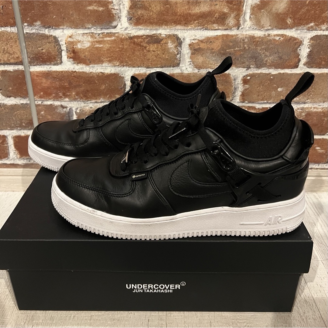 UNDERCOVER(アンダーカバー)のUNDERCOVER Nike Air Force 1 Black 27.5 メンズの靴/シューズ(スニーカー)の商品写真