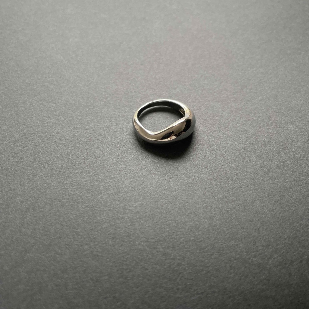 指輪　リング　シルバー　デザインリング　13号 レディースのアクセサリー(リング(指輪))の商品写真