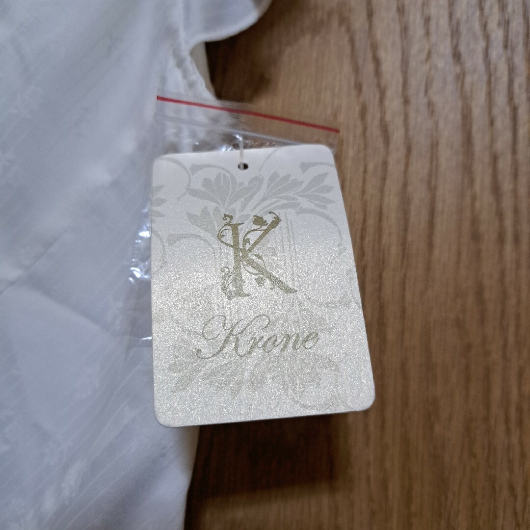 krone(クローネ)のクローネ　ブラウス　フォーマル レディースのトップス(シャツ/ブラウス(半袖/袖なし))の商品写真