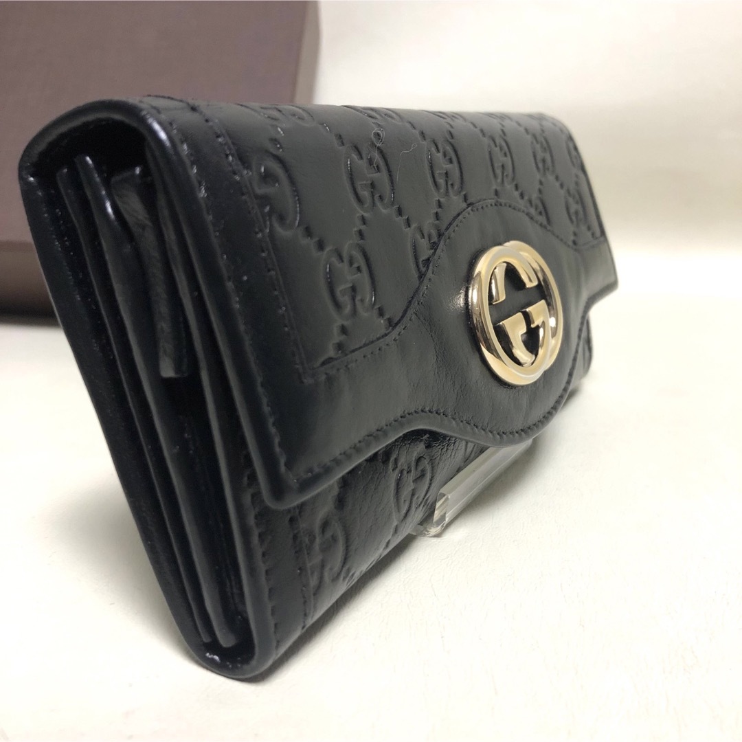 Gucci(グッチ)のGUCCI グッチ シマレザー GGインターロッキング フラップ長財布 レディースのファッション小物(財布)の商品写真