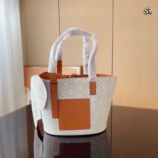 ロエベ(LOEWE)の大人気【ロエベ】 のショルダーバッグ(その他)