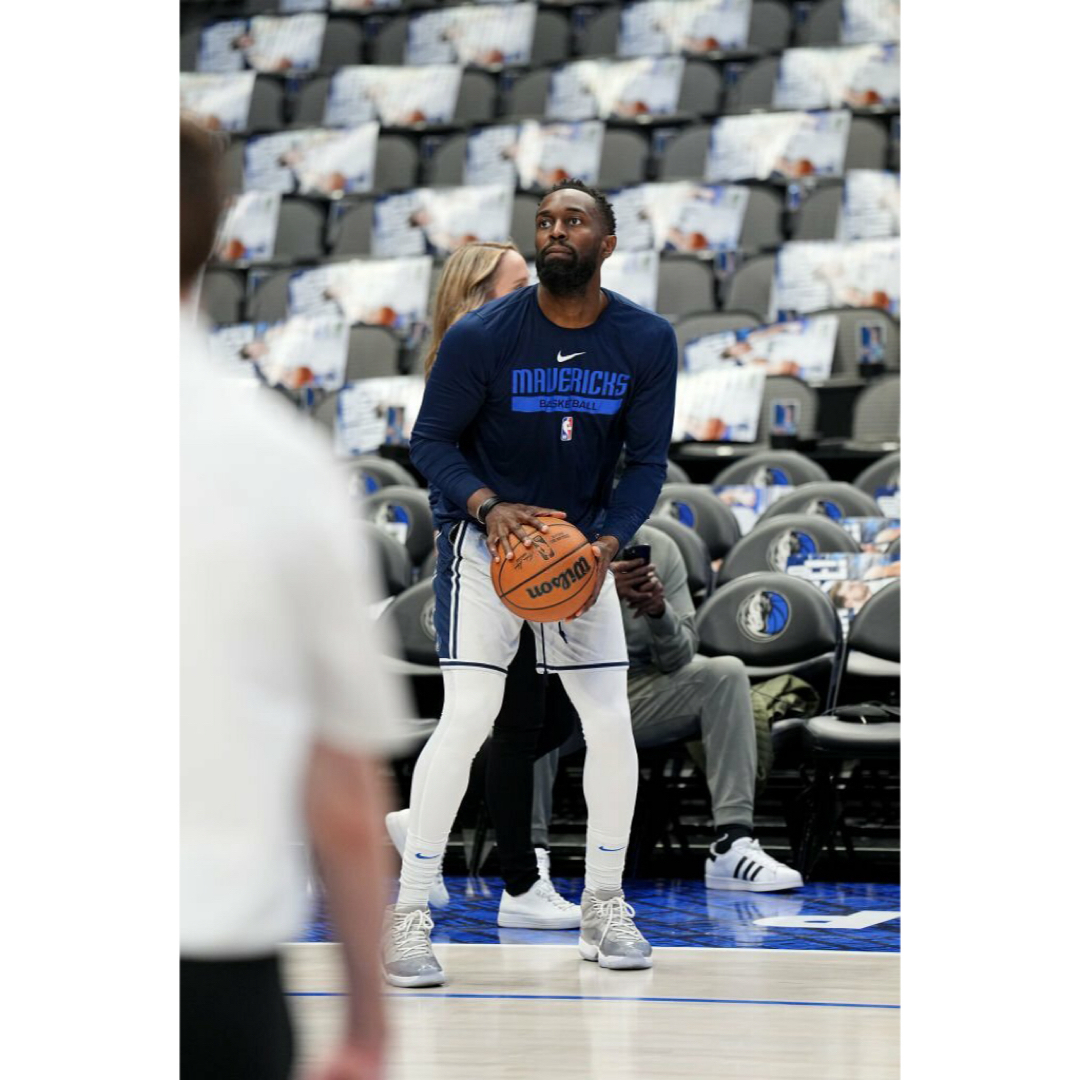 ダラスマーベリックスNBA23シーズン選手支給品プラクティスTシャツLサイズ スポーツ/アウトドアのスポーツ/アウトドア その他(バスケットボール)の商品写真