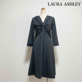 ローラアシュレイ(LAURA ASHLEY)のLAURA ASHLEY 膝丈ドットワンピース グレー ストレッチ 美シルエット(ひざ丈ワンピース)