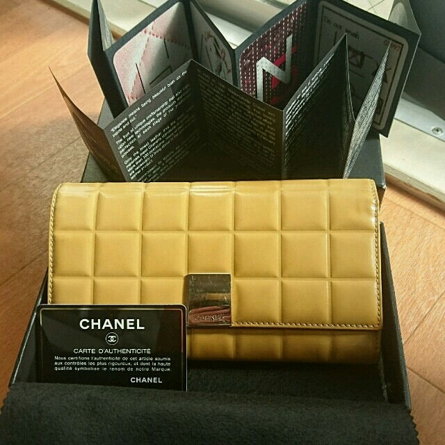 CHANEL(シャネル)のなかじ様💝3月1日迄お取り置きです。CHANELチョコバー長財布💘💝 レディースのファッション小物(財布)の商品写真