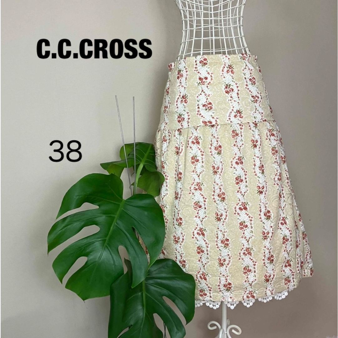 C.C.†CROSS(シーシークロス)の【希少】C.C.CROSSシーシークロス　リバーシブル　スカート　レース＆花柄 レディースのスカート(ひざ丈スカート)の商品写真